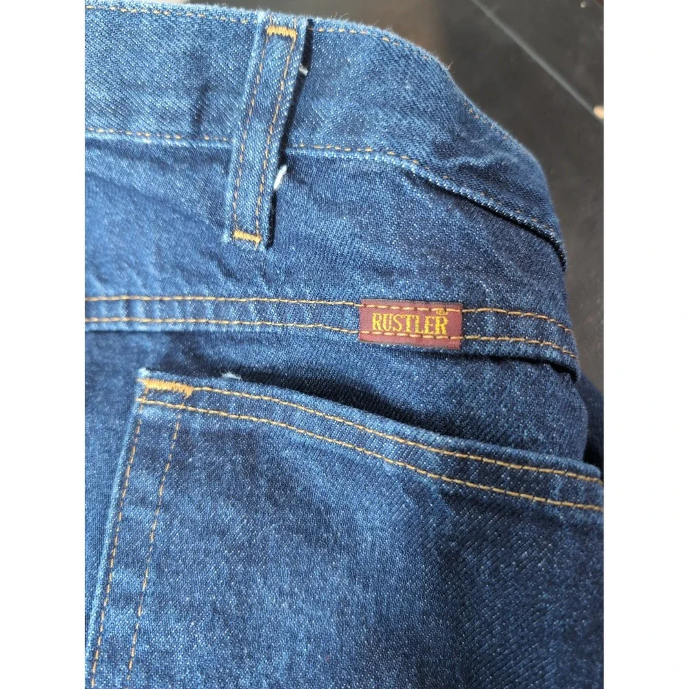 RUSTLER Men's Size 42x30 Blue Jeans 100% Cotton Denim Pants 5 Pockets Zipper Fly